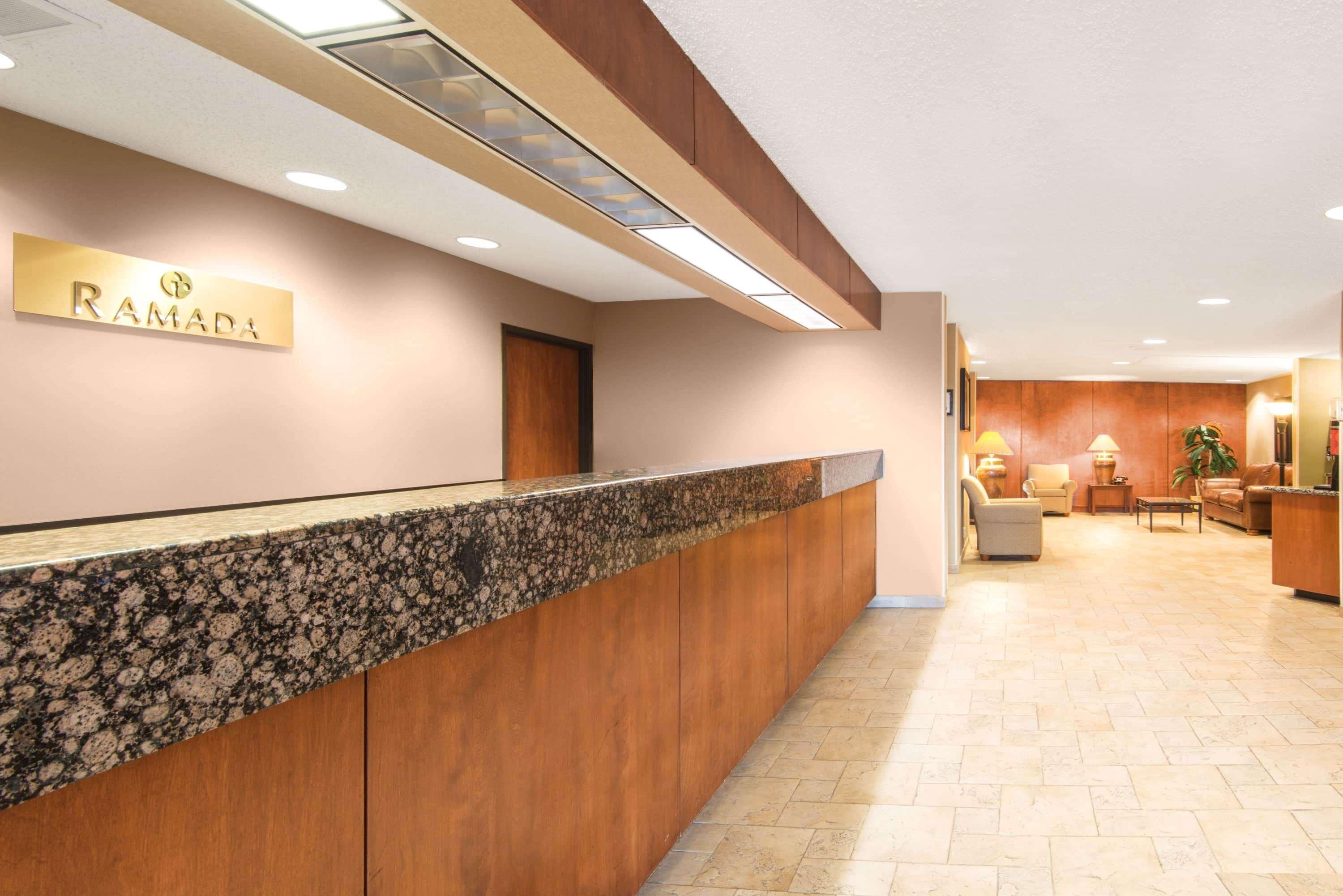 Travelodge By Wyndham Pueblo Bagian luar foto