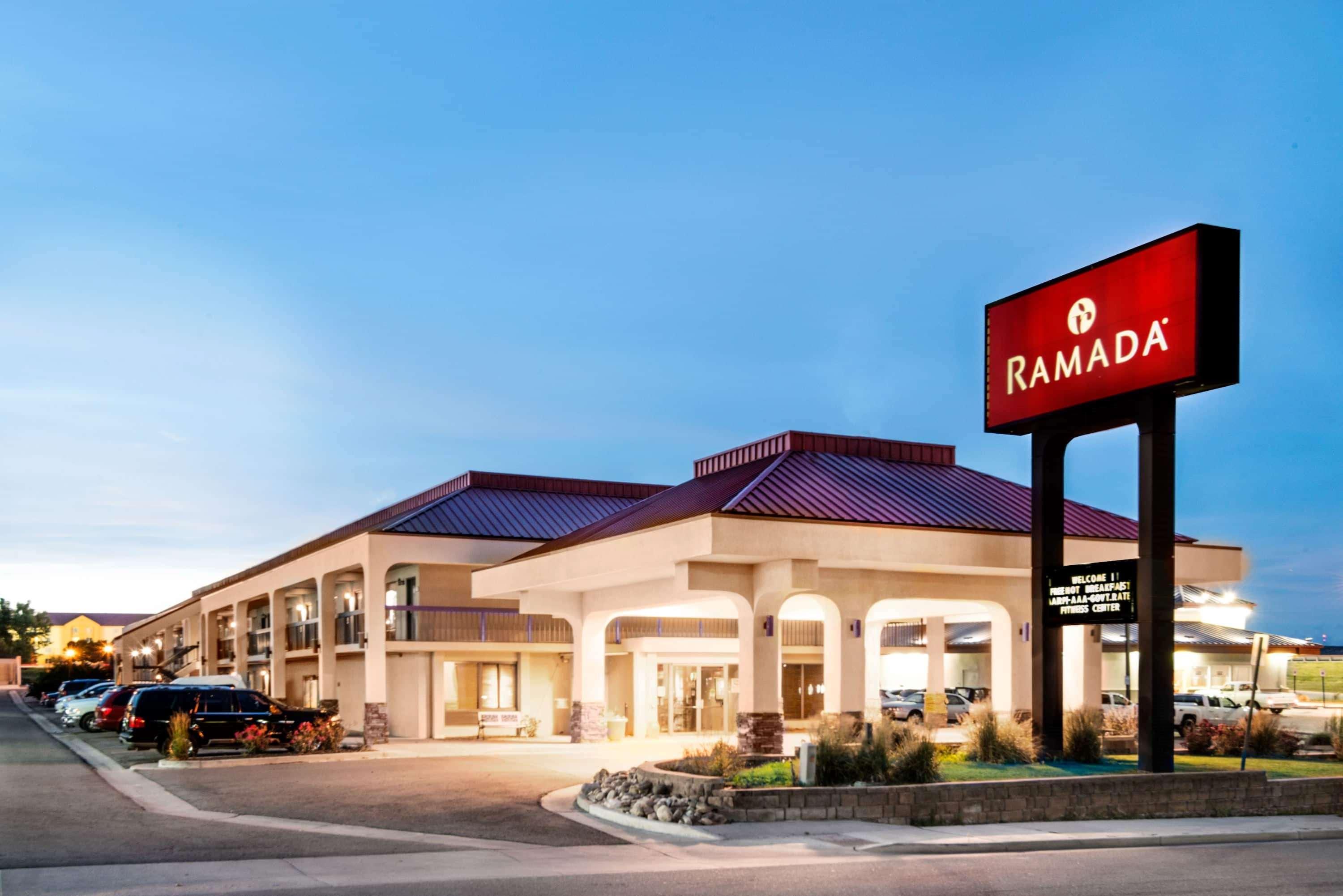 Travelodge By Wyndham Pueblo Bagian luar foto