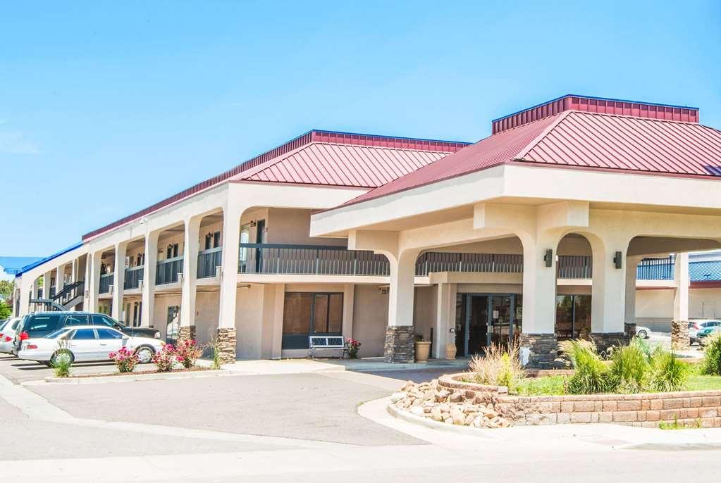 Travelodge By Wyndham Pueblo Bagian luar foto
